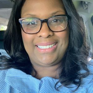 Meet your Posher, Raquel